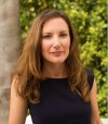 Julie Lipson headshot